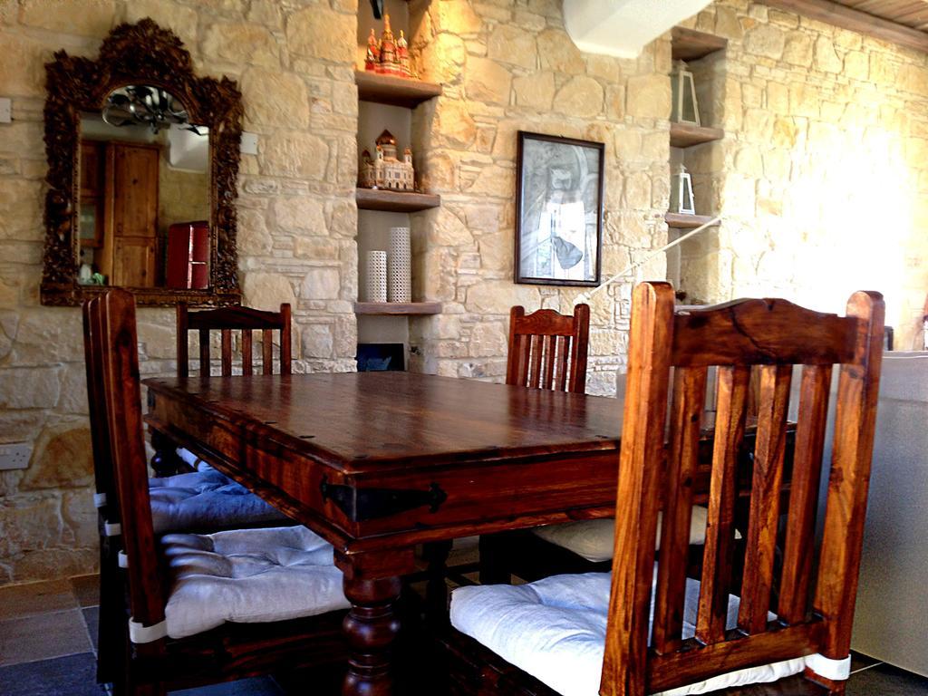 Lofou Traditional Stone House Phòng bức ảnh